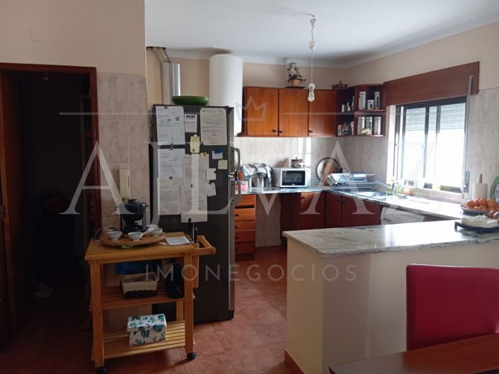 Image No.3-3 Bed House for sale