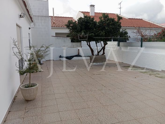 Image No.40-3 Bed House for sale