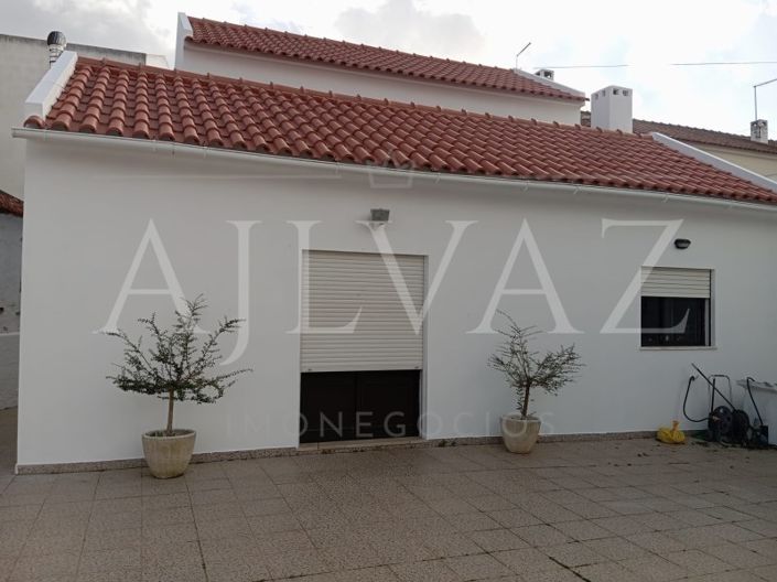 Image No.44-3 Bed House for sale