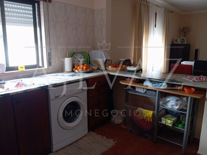 Image No.6-3 Bed House for sale