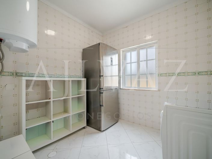 Image No.10-4 Bed House for sale