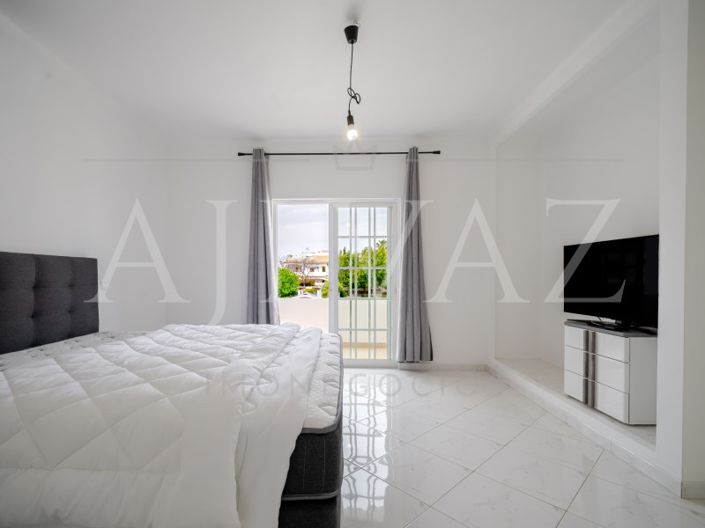 Image No.13-4 Bed House for sale