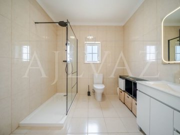 ida943c601-0000-0500-0000-000018ed99a5