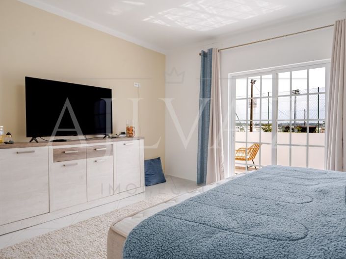 Image No.23-4 Bed House for sale