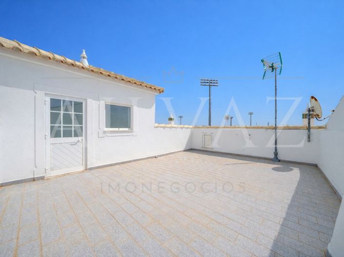 Image No.25-4 Bed House for sale