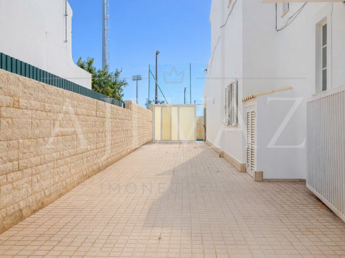 Image No.30-4 Bed House for sale