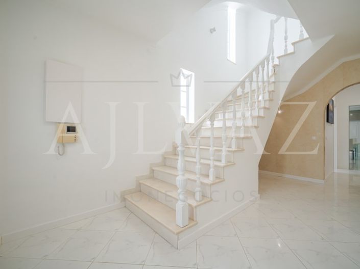 Image No.35-4 Bed House for sale