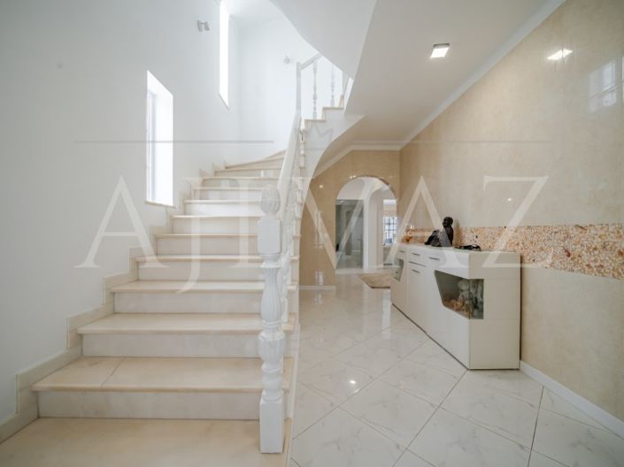 Image No.36-4 Bed House for sale