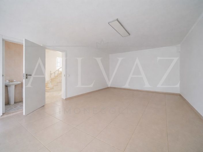 Image No.37-4 Bed House for sale