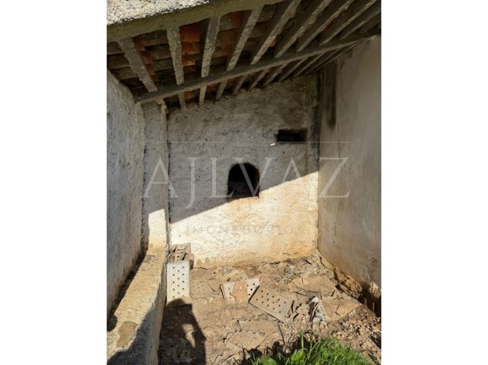 Image No.10-2 Bed Farmhouse for sale