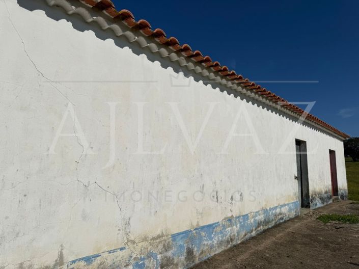 Image No.9-2 Bed Farmhouse for sale