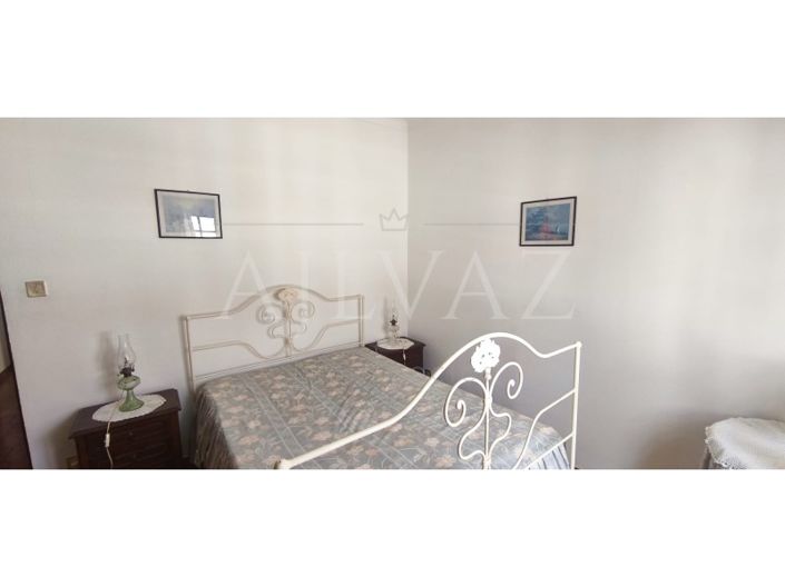 Image No.16-5 Bed House for sale