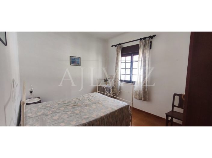 Image No.17-5 Bed House for sale