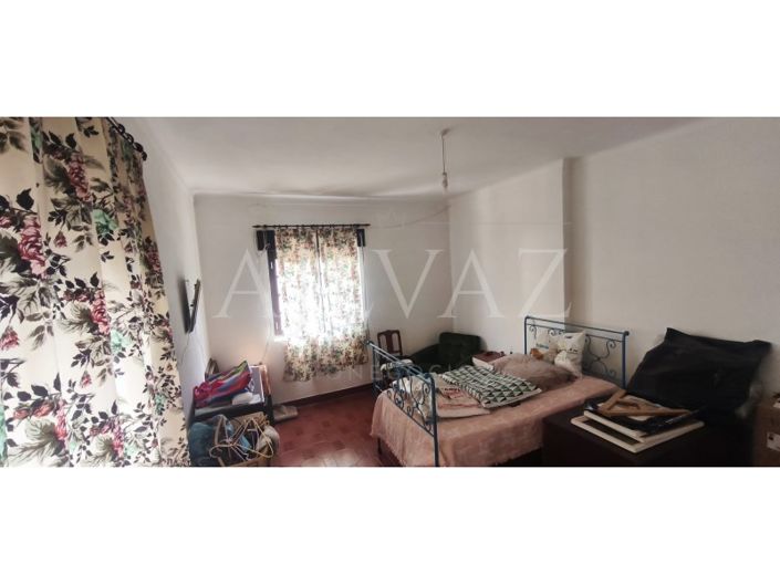 Image No.19-5 Bed House for sale