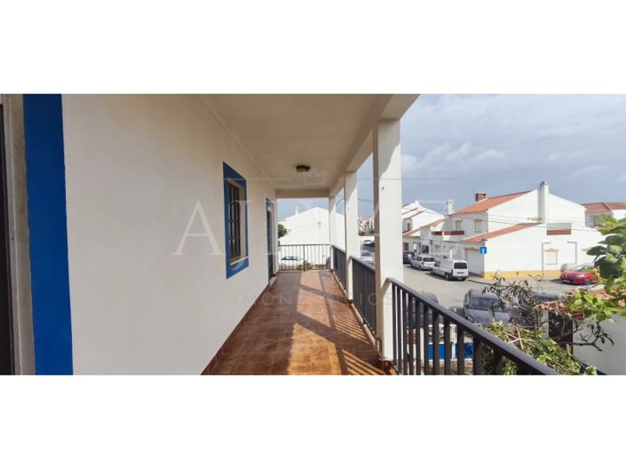 Image No.3-5 Bed House for sale