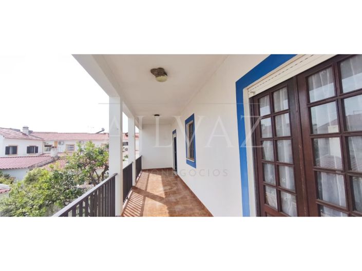 Image No.4-5 Bed House for sale