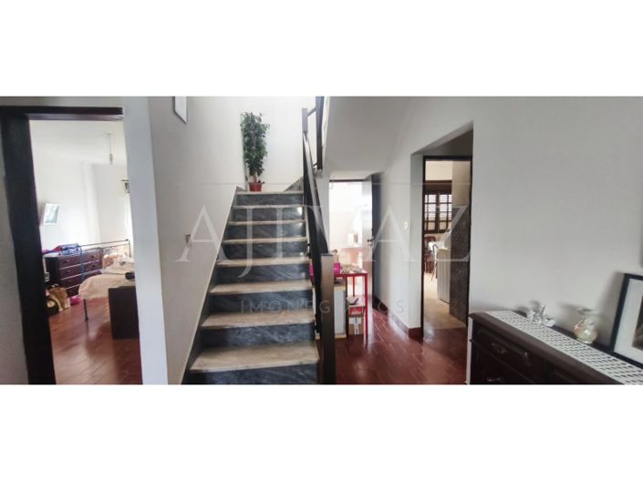 Image No.5-5 Bed House for sale