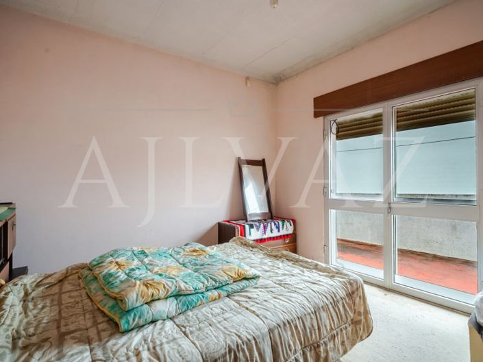 Image No.25-Commercial for sale