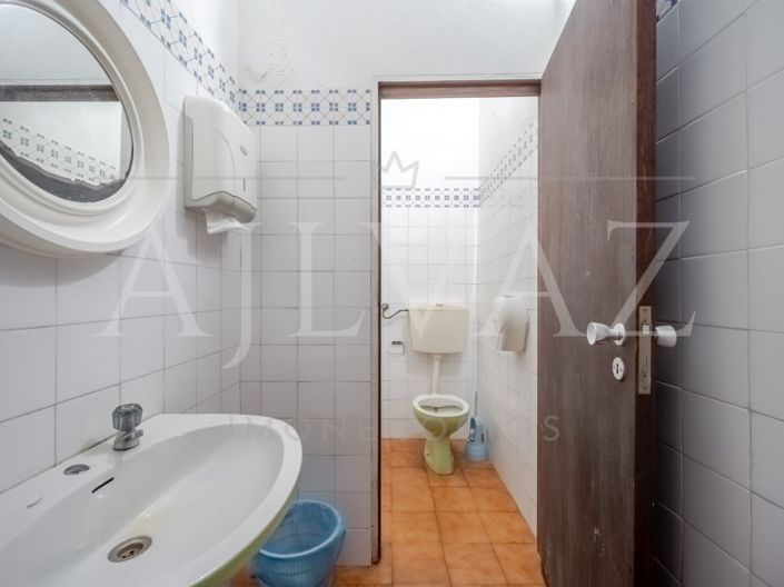 Image No.33-Commercial for sale