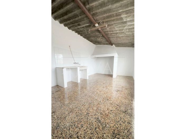 Image No.14-5 Bed House for sale