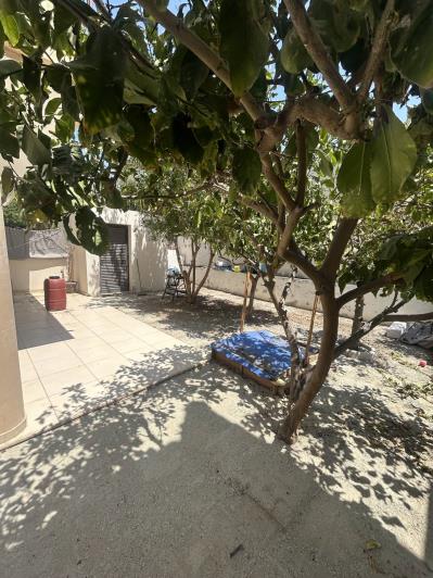 Image No.1-4 Bed House for sale
