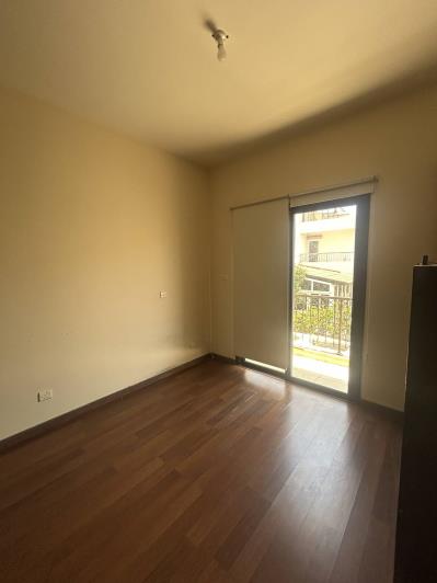 Image No.12-4 Bed House for sale