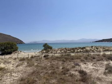 1 - Paros, Land