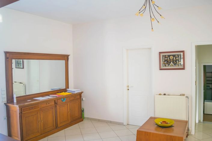 Image No.8-2 Bed House for sale