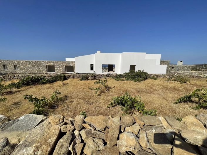 Image No.1-4 Bed House for sale