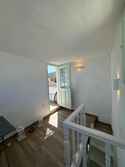 Image No.13-2 Bed House for sale