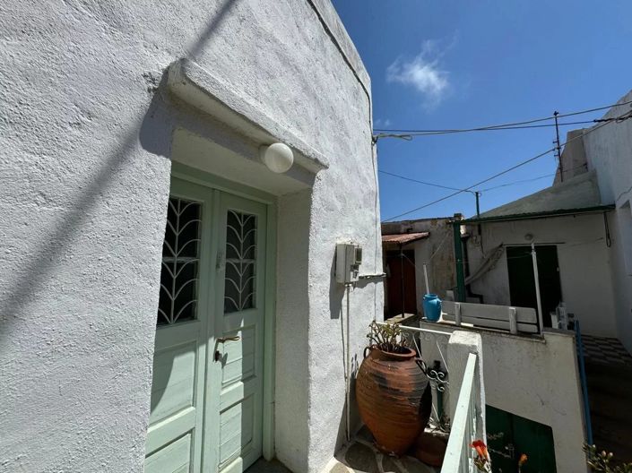 Image No.5-2 Bed House for sale