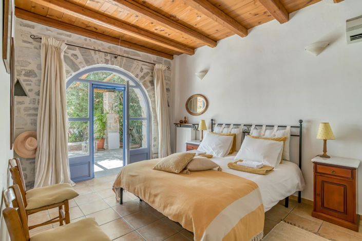 Image No.13-2 Bed House for sale