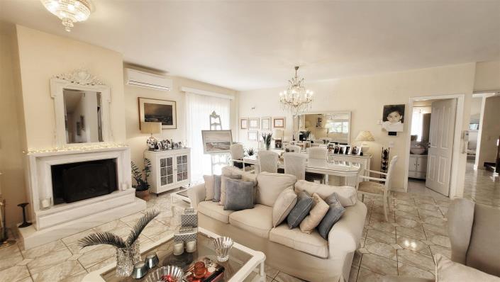 Image No.11-4 Bed Maisonette for sale