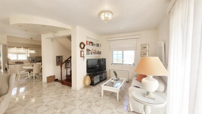 Image No.13-4 Bed Maisonette for sale