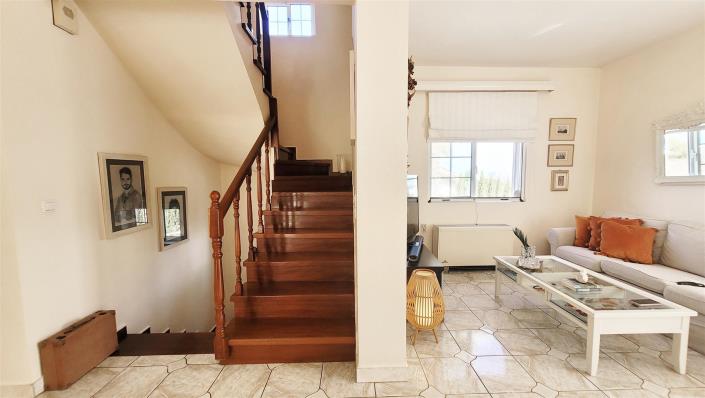 Image No.20-4 Bed Maisonette for sale