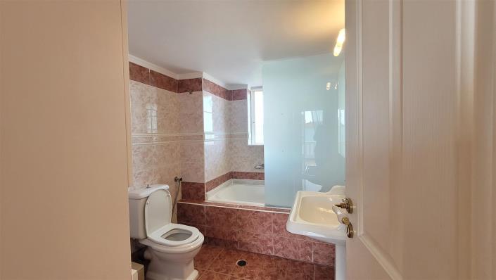 Image No.33-4 Bed Maisonette for sale