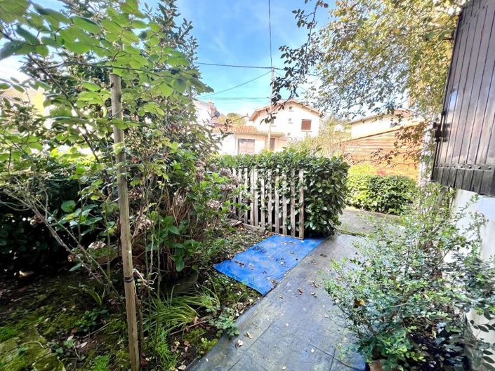 Image No.1-3 Bed Property for sale
