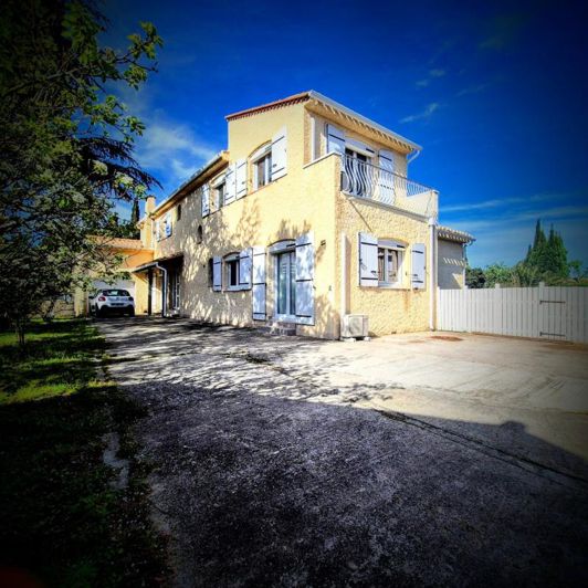 Image No.1-4 Bed House for sale