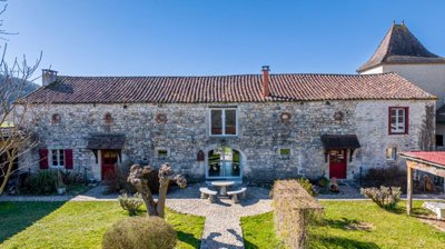 7 Bed Property for sale