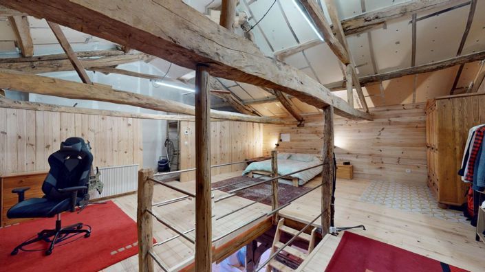 Image No.16-7 Bed Property for sale