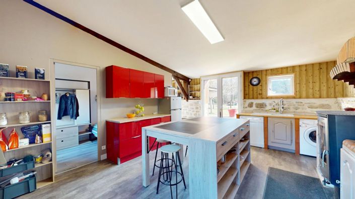 Image No.17-7 Bed Property for sale