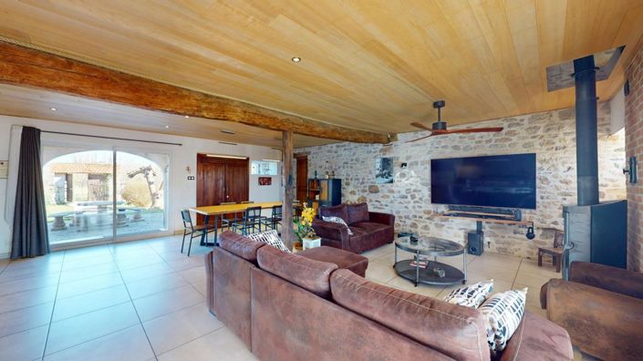 Image No.9-7 Bed Property for sale