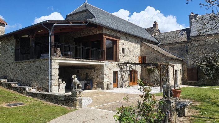 Image No.1-4 Bed Property for sale