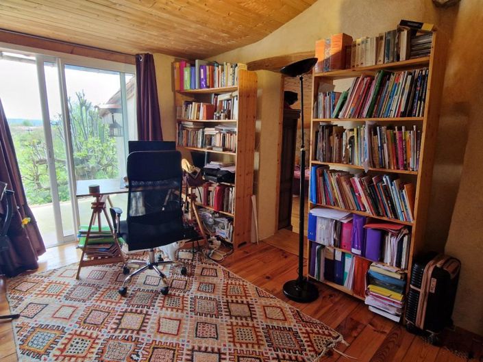 Image No.17-3 Bed House for sale