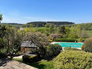 1 - Avallon, Property