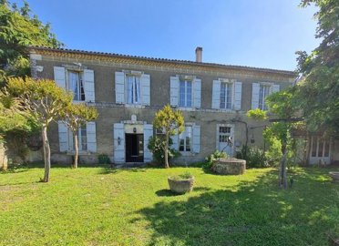1 - Valence-sur-Baïse, Property