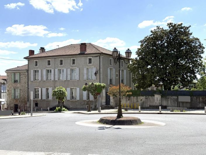 Image No.1-5 Bed House for sale