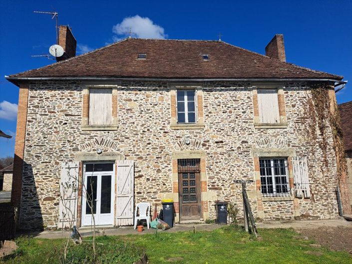 Image No.1-Propriété de 5 chambres à vendre à Benayes