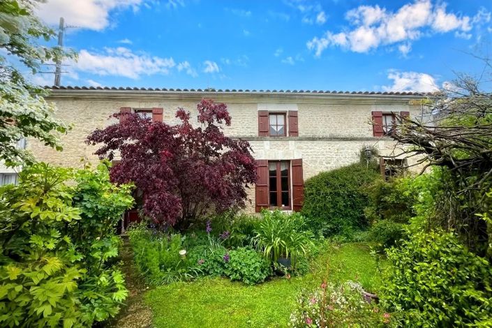 Image No.1-6 Bed Property for sale