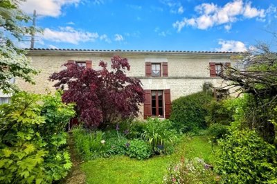 1 - Le Gua, Property